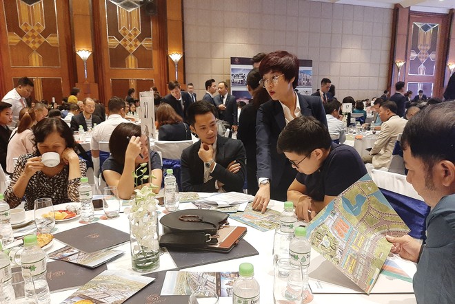 Sự kiện ra mắt dự án One World Regency Đà Nẵng của Đất Xanh miền Trung tại Hà Nội thu hút rất nhiều nhà Kl99ok phiên bản mới. Ảnh: Việt Dương