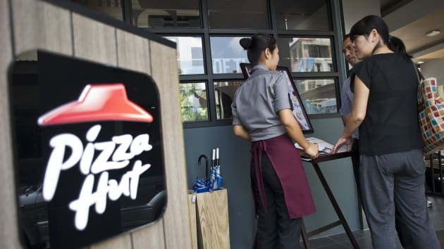 NPC International - đơn vị được nhượng quyền Kl992 VIP Trang Chủ 2026 thương hiệu Pizza Hut lớn nhất nước Mỹ - đang đàm phán giãn nợ với các bên cho vay sau nhiều tháng doanh thu bết bát. Ảnh: AFP