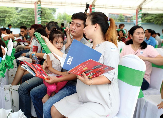 Nhiều chủ Kl99ok phiên bản mới tung ra các chính sách hỗ trợ lớn cho khách hàng để kích hoạt lại thị trường. Ảnh: Lê Toàn