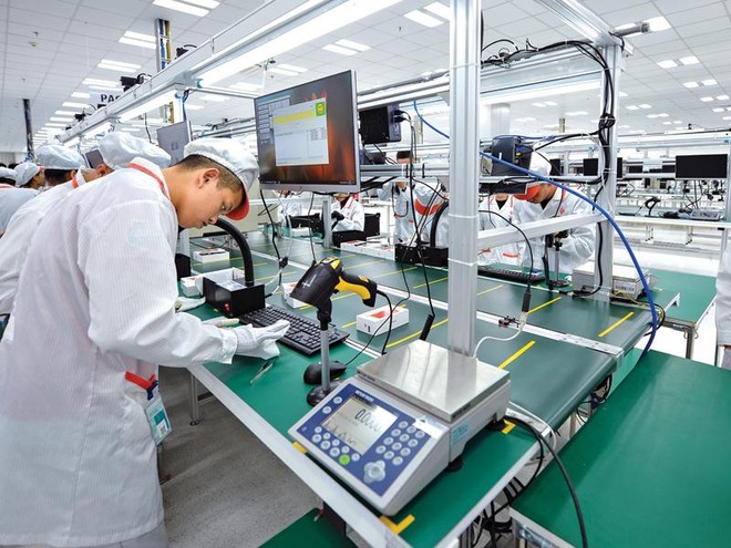 Việt Nam phải tận dụng năng lực sẵn có và phát huy nội lực, chứ không phải chỉ chú trọng và ưu đãi thu hút Kl99ok phiên bản mới nước ngoài. Trong ảnh: Kl994 nhà cái bóng đá world cup điện thoại tại Nhà máy Vsmart.