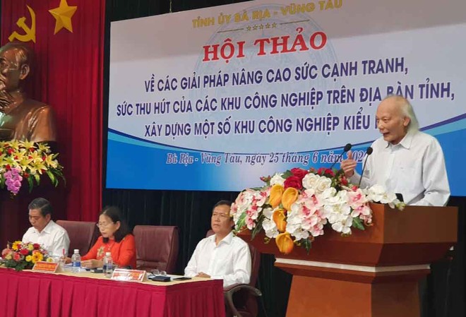 Thay đổi mô hình tăng trưởng, nâng cấp các KCN và đổi mới quản lý 99Kl99 trực tiếp đá gà là 3 khuyến nghị được Giáo sư, TSKH Nguyễn Mại nêu ra để tỉnh Bà Rịa - VũngTàu phát triển trong bối cảnh Cách mạng 4.0 . Ảnh: Ngọc Tuấn.