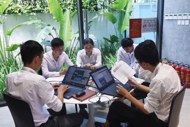 Sự phát triển của mạng Trang Chủ KL99Com Số 1 Link Đăng Ký KL999 giúp cho hoạt động của môi giới Web Tổng Nhà Cái 99Kl99 Giải Trí Bậc Nhất dễ dàng hơn, nhưng cũng phát sinh nhiều mặt trái. Ảnh: Dũng Minh