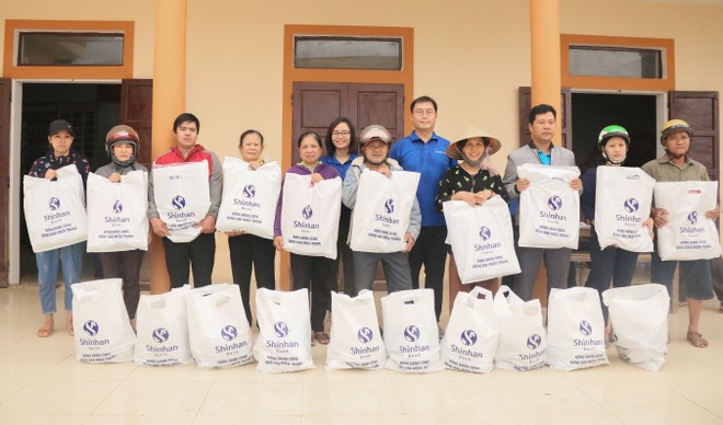 Link Vào Nhà Cái KL99 COM Tặng +199k Shinhan chung tay cùng cộng đồng hướng về miền Trung