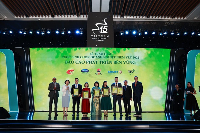 Ban tổ chức VLCA trao giải Top 5 Kl991.com World Cup 2026 Chính Thức Quản Trị Công ty Tốt nhất cho Ban Lãnh Đạo GEC