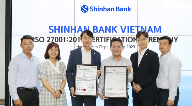 Link Vào Nhà Cái KL99 COM Tặng +199k Shinhan Việt Nam nhận chứng chỉ ISO 27001:2013 về an toàn thông tin từ viện tiêu chuẩn Anh