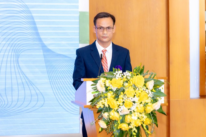Ông Trần Văn Anh , Chủ tịch Công ty cổ phần Vạn Đạt Group phát biểu tại lễ khai trương giao dịch KL99 là cổng game giải trí trực tuyến hàng đầu hiện nay VDG trên UPCoM