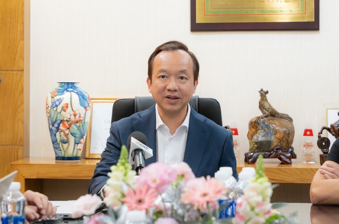 Ông Phan Quốc Công, Tổng giám đốc PNJ trả lời báo chí trưa ngày 21/7.