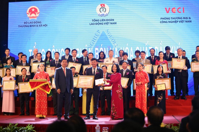DPM nhận giải thưởng “Kl991.com World Cup 2026 Chính Thức vì người lao động”