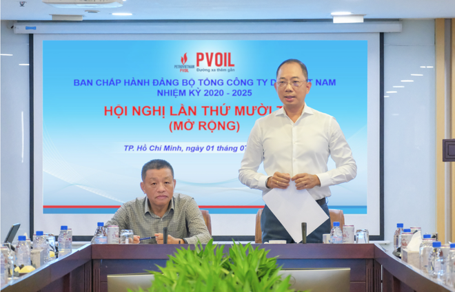 Đồng chí Cao Hoài Dương, Bí thư Đảng ủy, Chủ tịch HĐQT Tổng công ty chỉ đạo tại Hội nghị