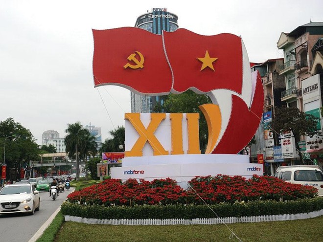 Người dân theo dõi diễn biến của Đại hội XII với hy vọng về một tương lai tươi sáng hơn của dân tộc trên con đường chấn hưng Kl992 cổng game cá cược và hội nhập có hiệu quả