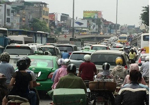 Xe khách nhồi hơn 100 người, 99Kl.app khuyến mãi hot, hàng không “cháy” vé