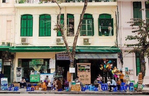 Các hộ Kl992 VIP Trang Chủ 2026 có mặt bằng liên quan đến vỉa hè đô thị hiện đóng góp trên dưới 10% GDP. Ảnh: Quỳnh Trang