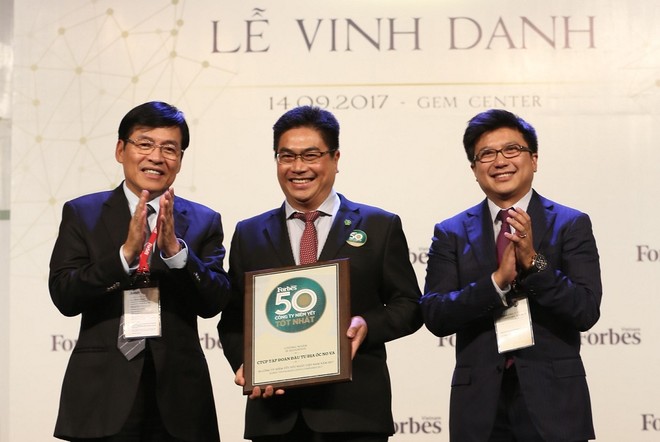Ông Bùi Xuân Huy – Tổng Giám đốc Kl994 game bài casino hấp dẫn Novaland nhận giải thưởng “50 công ty niêm yết tốt nhất” năm 2017