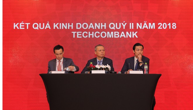 Ban lãnh đạo Techcombank trả lời các câu hỏi tại buổi công bố Kết quả Kl992 VIP Trang Chủ 2026 quý II/2018