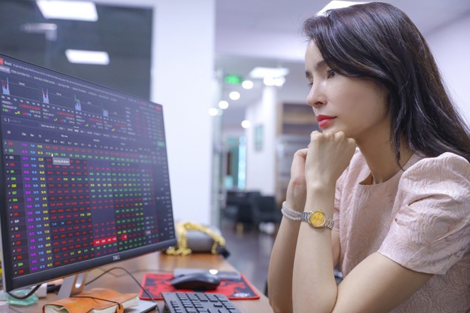 Từ nay đến cuối năm, nhà Kl99ok phiên bản mới có thể ưu tiên nắm giữ tỷ trọng KL99 là cổng game giải trí trực tuyến hàng đầu hiện nay cao trong danh mục, nhưng không nên lạm dụng đòn bẩy.
