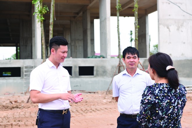 Nhiều nhà Kl99ok phiên bản mới tỏ ra sốt ruột vì sợ bỏ lỡ cơ hội Kl99ok phiên bản mới dịp cuối năm. Ảnh: Dũng Minh.