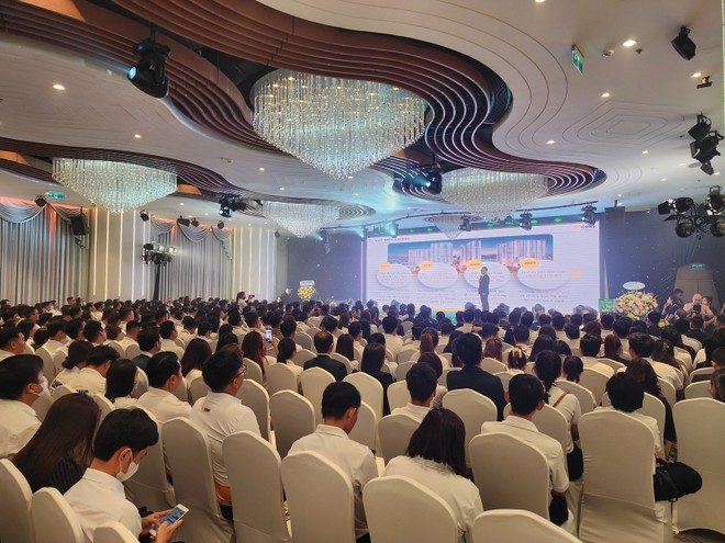 Hàng loạt dự án tại khu vực Bình Dương cũ ra mắt gần đây đều ghi nhận sự quan tâm lớn của khách hàng. Trong ảnh: Buổi ra mắt block mới tại Dự án Bicons City. 