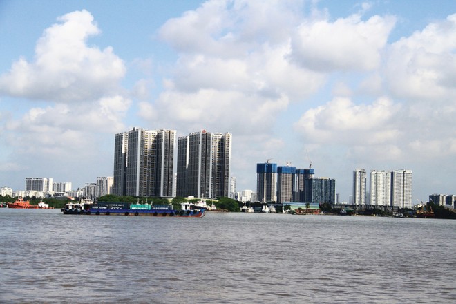 Thị trường căn hộ đang có được bệ đỡ từ nhu cầu thực cao. Ảnh: Bình Minh.