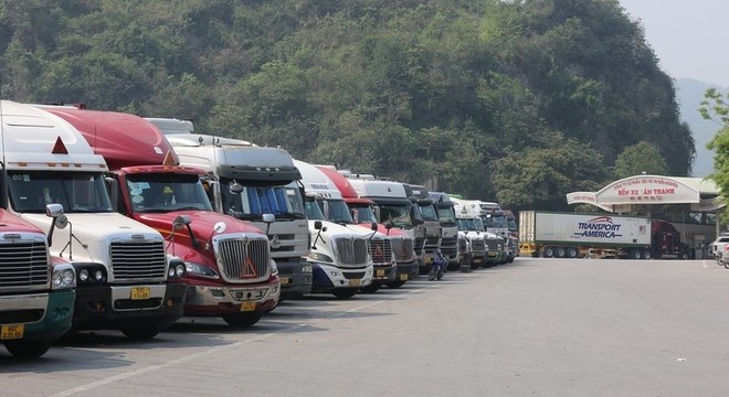 Xe hàng tại cửa khẩu Tân Thanh. Ảnh: VGP.