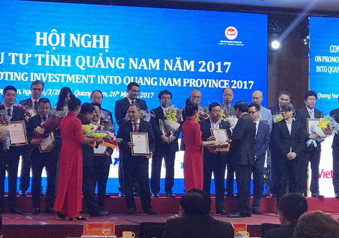Chủ tịch kiêm Tổng giám đốc Kl994 game bài casino hấp dẫn Đất Xanh nhận quyết định Kl99ok phiên bản mới