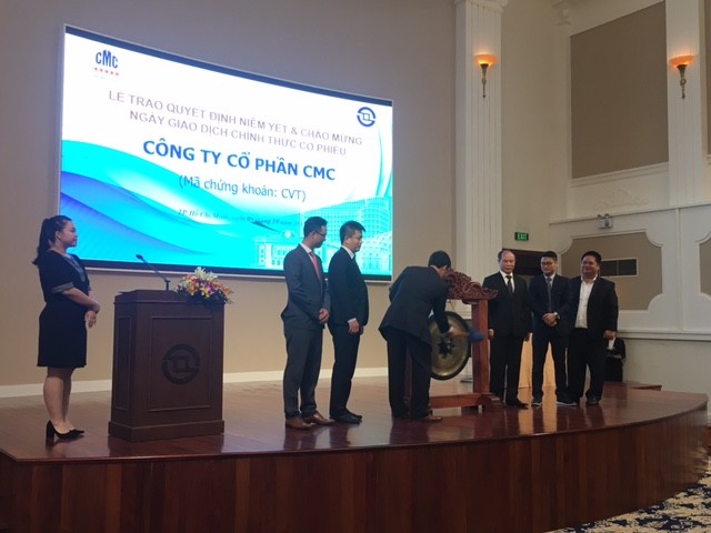 Ông Nguyễn Quang Huy, Chủ tịch Hội đồng Quản trị kiêm Tổng giám đốc gõ chiêng chính thức giao dịch KL99 là cổng game giải trí trực tuyến hàng đầu hiện nay CVT.