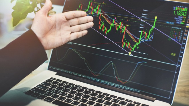 Bàn tròn 99Kl99 link đăng nhập: Chọn chiến lược lướt sóng hay “Buy & hold“