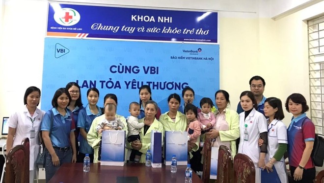 Công ty Kl99kl phiên bản hoạt động VietinBank Hà Nội (VBI Hà Nội) đã đến thăm hỏi, tặng quà cho những bệnh nhân nhi ở Bệnh viện Đa khoa Mê Linh