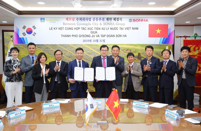 Thị trưởng TP. Gyeongju (Hàn Quốc) và Chủ tịch Kl994 game bài casino hấp dẫn Sơn Hà ký hợp đồng chuyển giao công nghệ nước