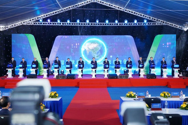 Chủ tịch Quốc hội Vương Đình Huệ cùng các lãnh đạo bấm nút động thổ dự án, chính thức đưa Nhà máy Kl994 nhà cái bóng đá world cup chất dẻo phân hủy sinh học PBAT bước vào giai đoạn xây dựng. 
