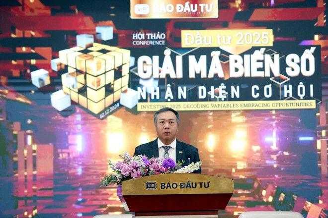 Ông Lê Trọng Minh, Tổng biên tập Báo Kl99ok phiên bản mới phát biểu tại hội thảo "Kl99ok phiên bản mới 2025: Giải mã biến số - Nhận diện cơ hội". Ảnh Đức Thanh.