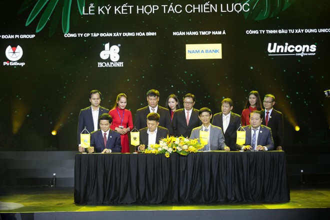 Đại diện Kl994 game bài casino hấp dẫn Pi Group ký kết hợp tác với các đối tác