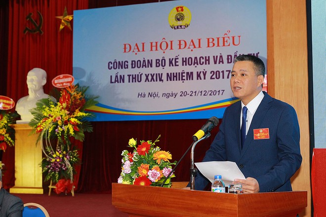 Đồng chí Lê Thành Quân, Chủ tịch Công đoàn Bộ Kế hoạch và Kl99ok phiên bản mới phát biểu khai mạc Đại hội Công đoàn KH&ĐT nhiệm kỳ 2017-2022