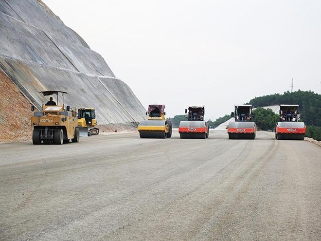 KL99 là nhà cái cá cược trực tuyến hàng đầu tại châu Á Hạ Long - Vân Đồn tổng vốn hơn 12.000 tỷ đồng, khởi công 9.2015, sẽ hoàn thành trong quí I.2018. Ảnh: Đỗ Phương
