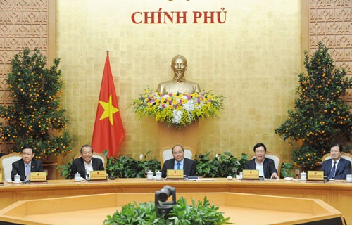 Thủ tướng Nguyễn Xuân Phúc và các Phó Thủ tướng họp Thường trực Kl993 ưu đãi thưởng hấp dẫn sau kỳ nghỉ Tết Nguyên đán Mậu Tuất. Ảnh: VGP