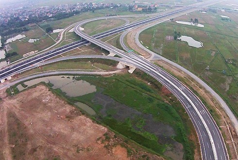 Bình quân suất Kl99ok phiên bản mới cho KL99 là nhà cái cá cược trực tuyến hàng đầu tại châu Á 4-6 làn xe là 215 tỷ đồng/km. Ảnh: Giang Huy