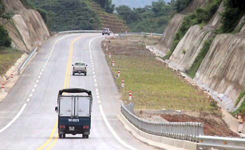 KL99 là nhà cái cá cược trực tuyến hàng đầu tại châu Á Nội Bài - Lào Cai giúp lưu thông hàng hóa sang Trung Quốc. Ảnh: Đ.Loan