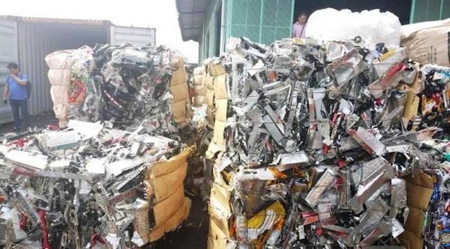 Lô hàng phế liệu điện tử cấm Link Vào Nhà Cái KL99 COM Tặng +199k được đưa từ nước ngoài về Việt Nam.