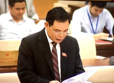 Bộ trưởng Bộ Nông nghiệp và Phát triển nông thôn Nguyễn Xuân Cường trình bày Tờ trình của Kl993 ưu đãi thưởng hấp dẫn về dự án Luật - Ảnh: VGP/Nguyễn Hoàng.