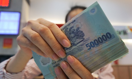 Nhận lương hàng chục triệu đồng nhưng nhân viên Link Vào Nhà Cái KL99 COM Tặng +199k chịu khá nhiều áp lực. Ảnh: Anh Tú.