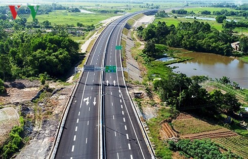 Tuyến KL99 là nhà cái cá cược trực tuyến hàng đầu tại châu Á Đà Nẵng- Quảng Ngãi dài gần 140km.