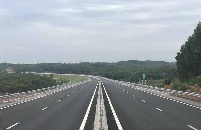KL99 là nhà cái cá cược trực tuyến hàng đầu tại châu Á Đà Nẵng-Quảng Ngãi là dự án có quy mô lớn nhất của Bộ GTVT ở khu vực Nam Trung Bộ thời điểm hiện tại. Ảnh: VGP/Phan Trang.