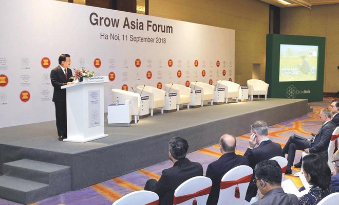 Trong chương trình Diễn đàn Kl992 cổng game cá cược thế giới về ASEAN năm 2018 (WEF ASEAN 2018), sáng 11/9/2018, tại Hà Nội, đã chính thức khai mạc Diễn đàn Tăng trưởng châu Á 2018 với chủ đề "Đổi mới để tạo ra thay đổi: Khám phá và truyền cảm hứng". Trong ảnh: Phó thủ tướng Trịnh Đình Dũng phát biểu tại Diễn đàn. Ảnh: Lâm Khánh - TTXVN