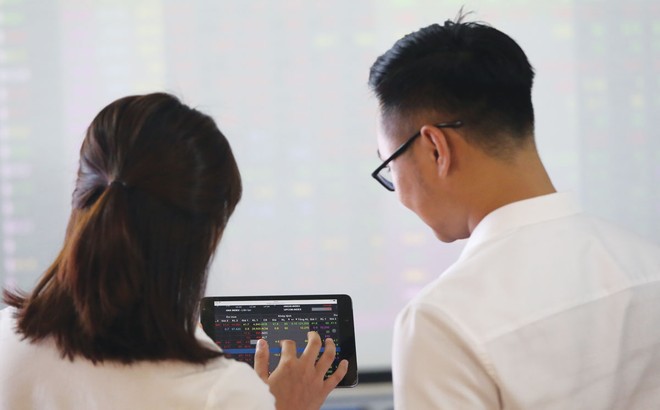 VN-Index rơi, quỹ Kl99ok phiên bản mới chơi vơi hiệu quả