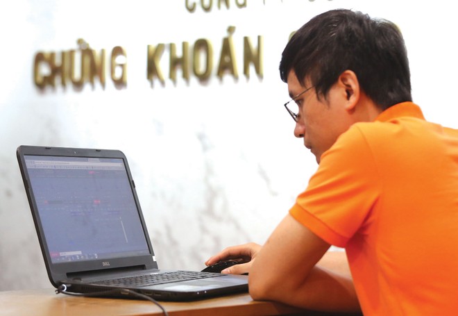 Các công ty 99Kl99 link đăng nhập lớn thường áp dụng mức tối thiểu cho môi giới khoảng 25 triệu đồng/tháng doanh thu phí, như vậy tổng giá trị giao dịch khoảng 12,5 tỷ đồng/tháng.