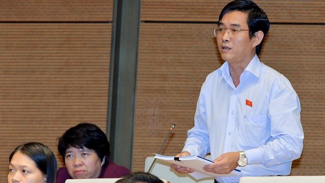 Đại biểu Hoàng Quang Hàm (Phú Thọ) cho rằng, phương án phân bổ ngân sách vẫn còn dàn trải, không đúng Luật Kl99ok phiên bản mới công và tạo cơ chế xin-cho.