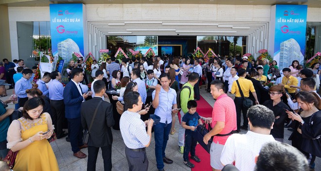 Hơn 1700 khách hàng và nhà Kl99ok phiên bản mới tham dự, với 1000 căn hộ được đặt mua chỉ sau 1 giờ mở bán, là những con số ấn tượng trong "Lễ ra mắt dự án Vũng Tàu Gateway".