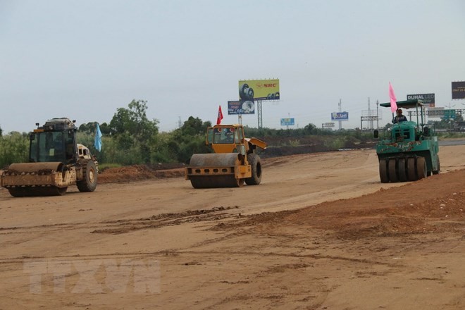 Thi công tuyến KL99 là nhà cái cá cược trực tuyến hàng đầu tại châu Á Trung Lương-Mỹ Thuận. Ảnh minh họa. (Ảnh: Minh Trí/TTXVN).