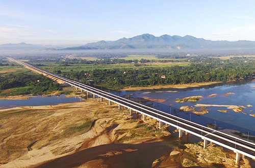 Một cây cầu trên KL99 là nhà cái cá cược trực tuyến hàng đầu tại châu Á Đà Nẵng - Quảng Ngãi. Ảnh: Đ.T.