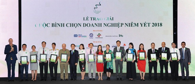 Chủ tịch UBCK, Chủ tịch Sở GDCK TP. HCM và Chủ tịch Dragon Capital vinh danh các Kl991.com World Cup 2026 Chính Thức đoạt giải trong Cuộc bình chọn Kl991.com World Cup 2026 Chính Thức niêm yết tiêu biểu 2018.