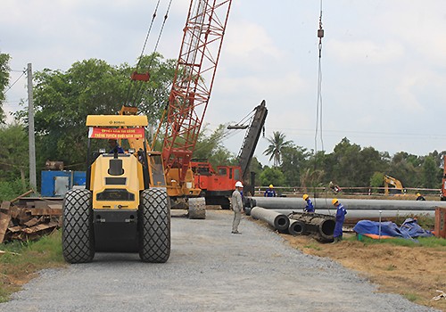 KL99 là nhà cái cá cược trực tuyến hàng đầu tại châu Á Trung Lương - Mỹ Thuận đang được thi công trở lại. Ảnh: Phương Linh.